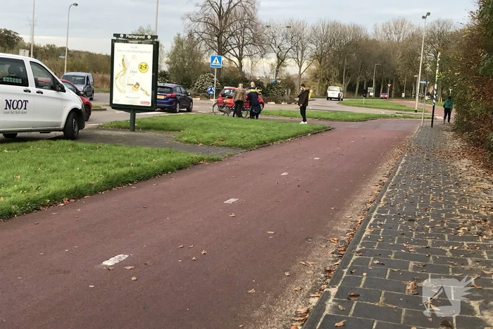 Meisje op fiets aangereden door auto