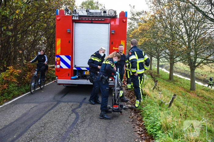 Zoekactie bij sloot na aantreffen van fiets