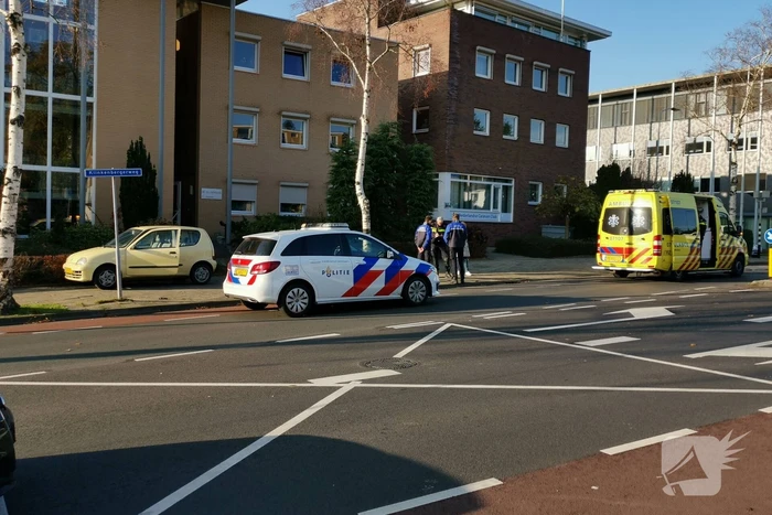 Botsing tussen scootmobiel en personenauto
