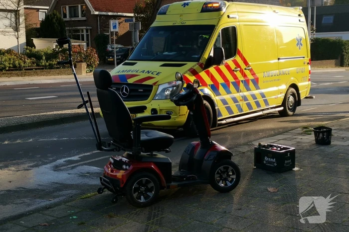 Botsing tussen scootmobiel en personenauto