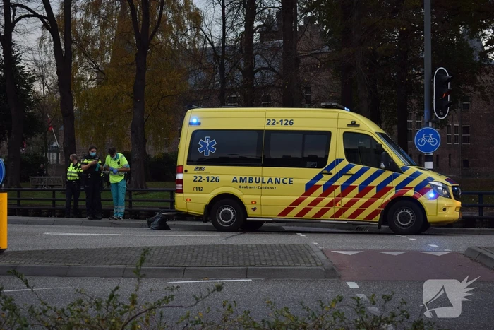 Te water geraakte persoon gewond naar ziekenhuis