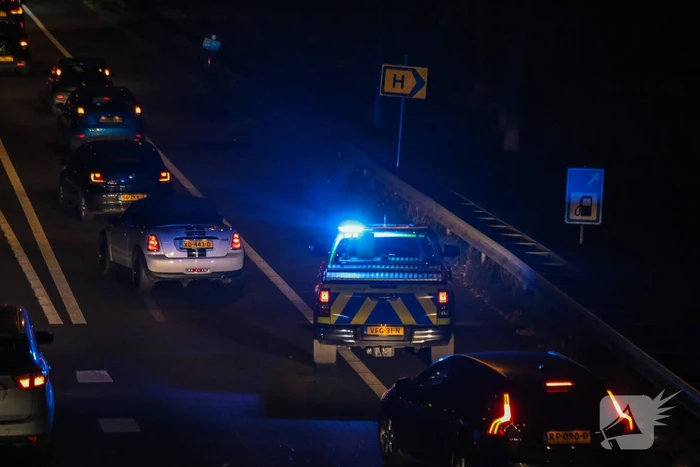 Voertuig vat vlam op afrit snelweg