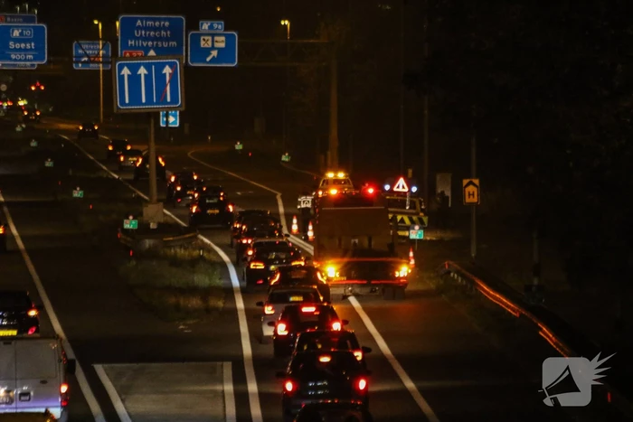 Voertuig vat vlam op afrit snelweg