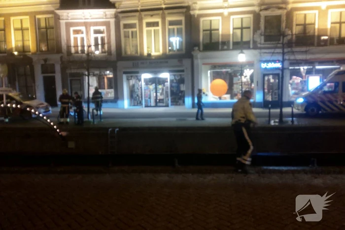 Zoekactie naar mogelijk persoon te water