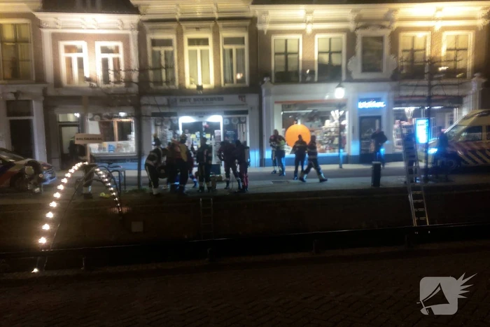 Zoekactie naar mogelijk persoon te water