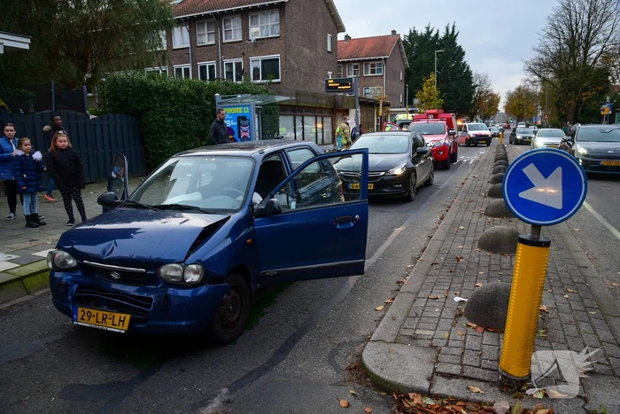 Vrouw en kinderen gewond bij verkeersongeval