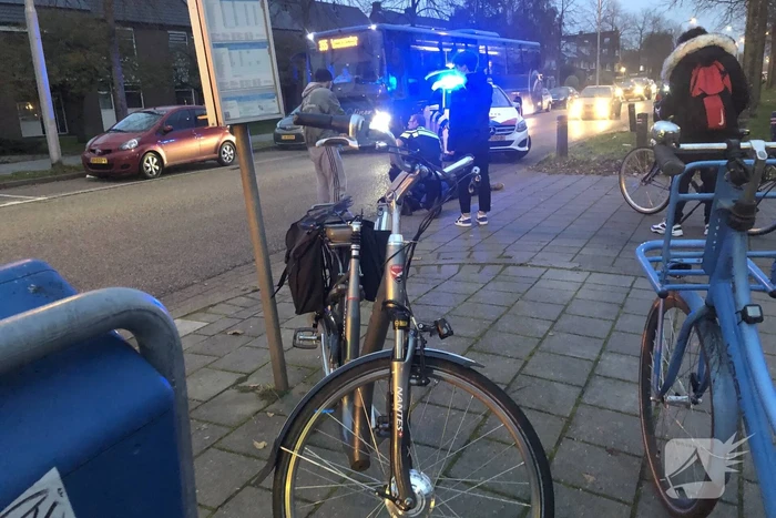 Automobilist rijdt door na aanrijding met fietser