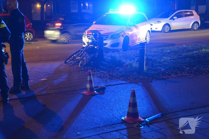 Automobilist rijdt door na aanrijding met fietser