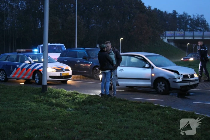 Schade na aanrijding tussen meerdere voertuigen