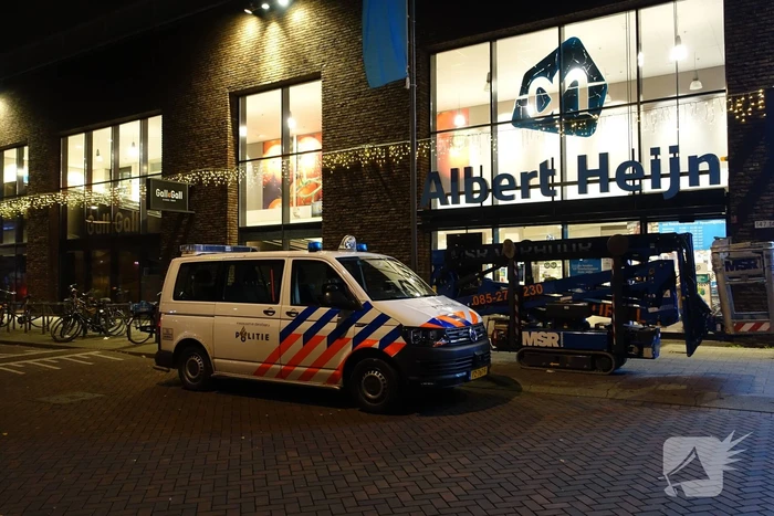 Overval op supermarkt Albert Heijn, daders gevlucht