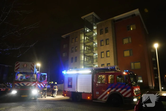 Veel rook bij brand in flatwoning