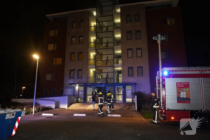 Veel rook bij brand in flatwoning