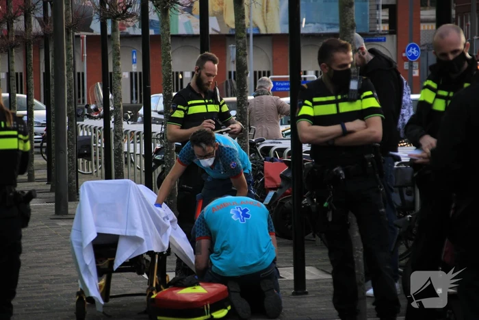 Scooter botst op canta, een gewonde