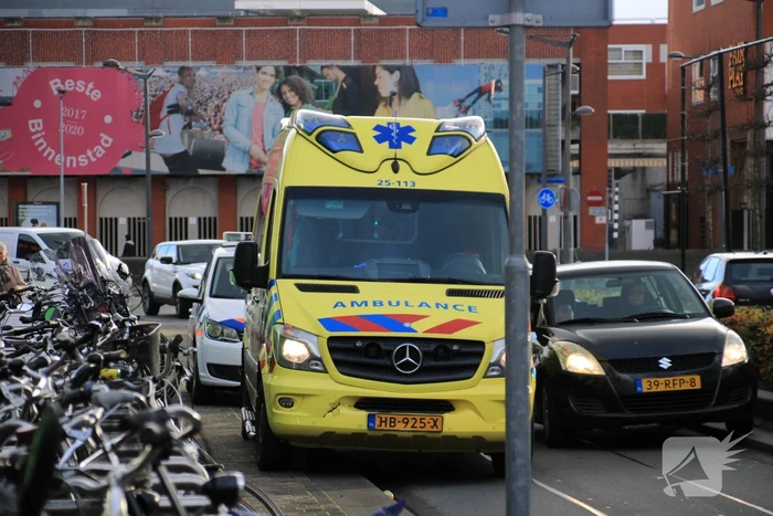 Scooter botst op canta, een gewonde