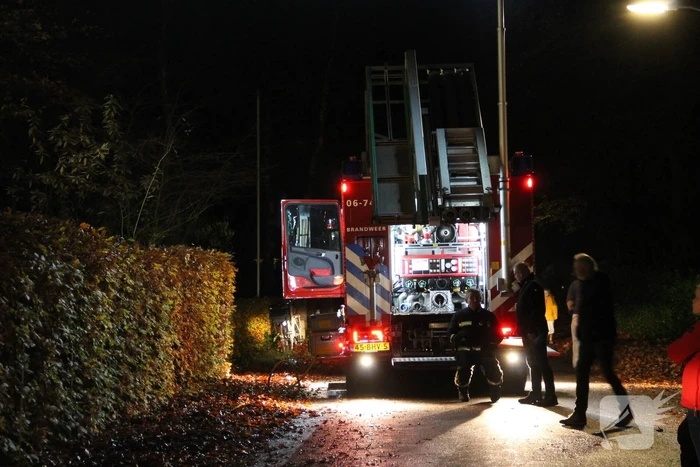 Brandweer veegt schoorsteen