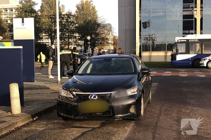 Automobilist ziet overstekende rolstoel pendel over het hoofd