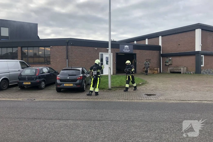 Brand in loods van Meubelhal