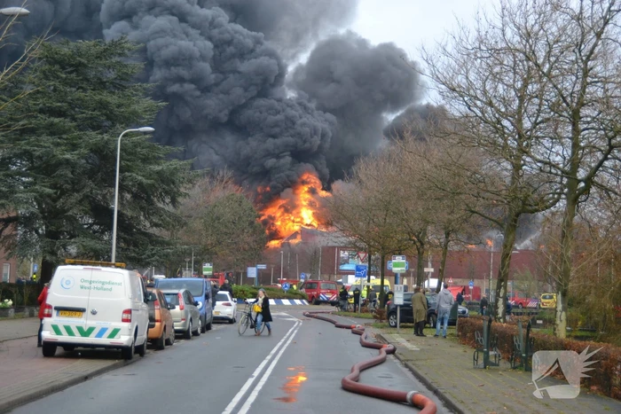 Sporthal Optisport De Schelft verwoest door brand