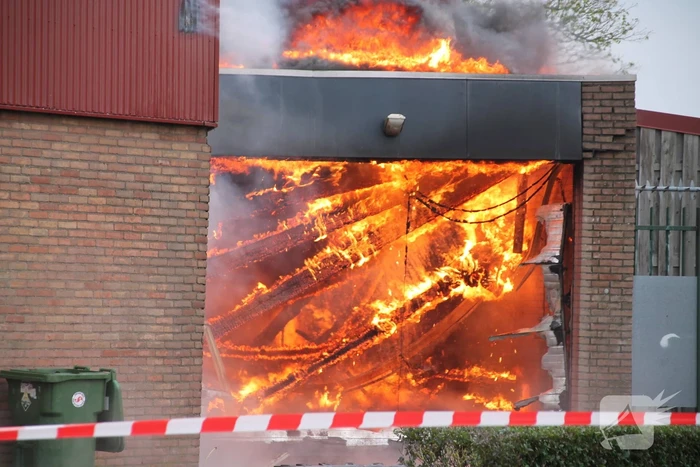 Sporthal Optisport De Schelft verwoest door brand