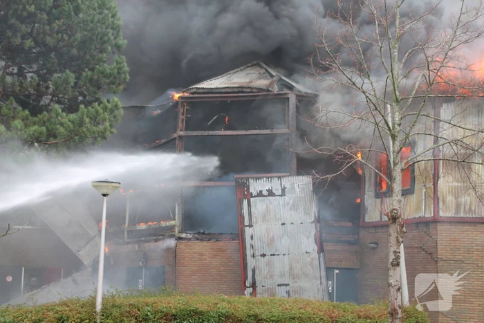 Sporthal Optisport De Schelft verwoest door brand