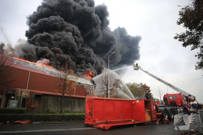 Sporthal Optisport De Schelft verwoest door brand