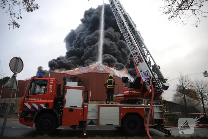 Sporthal Optisport De Schelft verwoest door brand