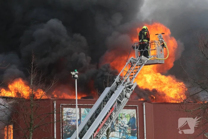Sporthal Optisport De Schelft verwoest door brand