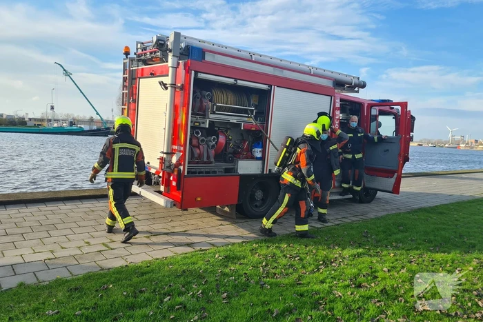 Boom mogelijk in brand door vuurwerk