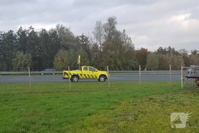 Personenauto belandt in sloot