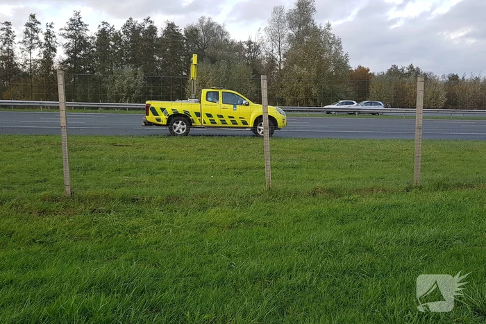 Personenauto belandt in sloot