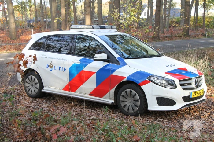 Twee fietsers komen met elkaar in botsing