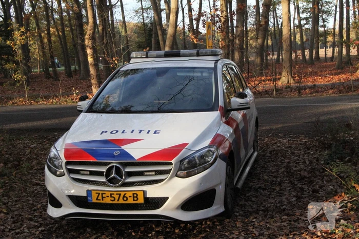 Twee fietsers komen met elkaar in botsing