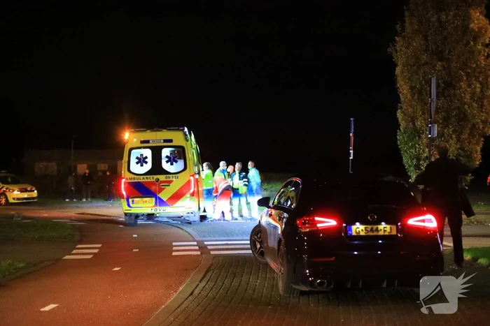 Traumahelikopter landt voor gewond persoon