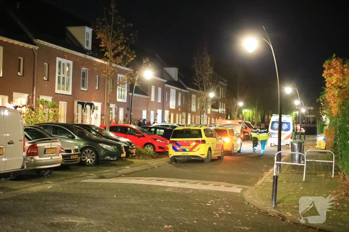 Traumahelikopter landt voor gewond persoon