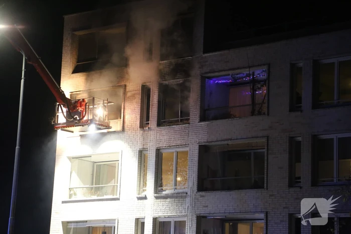 Grote uitslaande brand in appartementencomplex