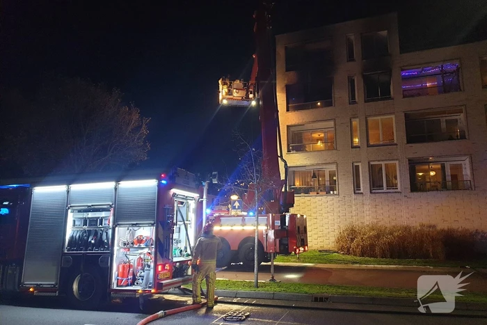 Grote uitslaande brand in appartementencomplex