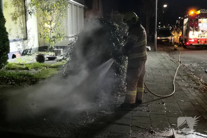 Brand in schoorsteen van woning