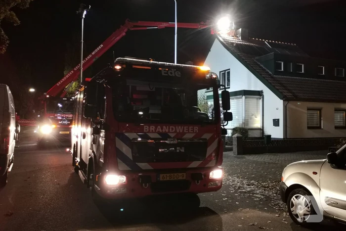 Brand in schoorsteen van woning
