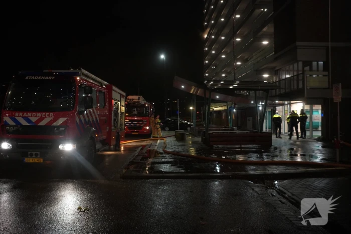 Veel rook bij brand in flatwoning