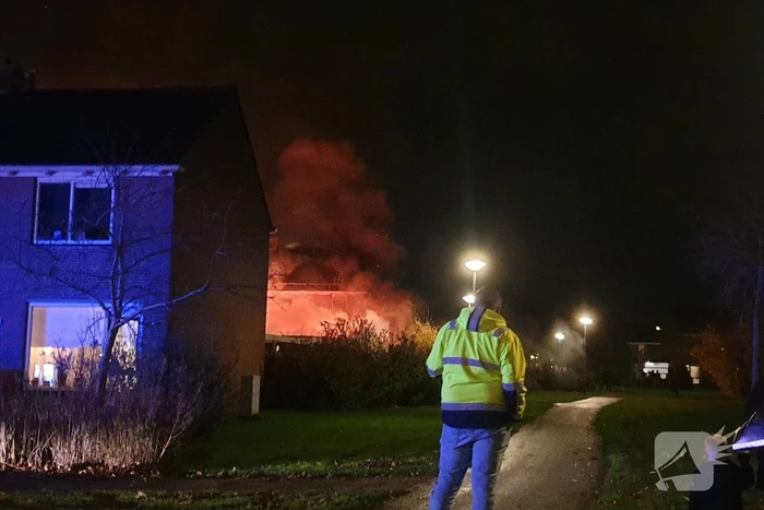 Meerdere schuren vliegen in brand