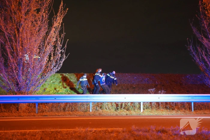 Verward persoon van de weg gehaald