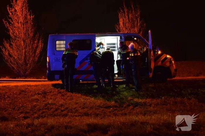 Verward persoon van de weg gehaald