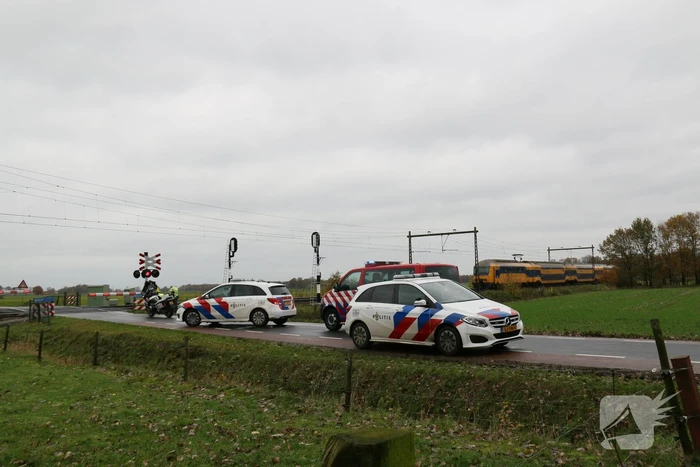 Geen treinverkeer na aanrijding op spoorwegovergang