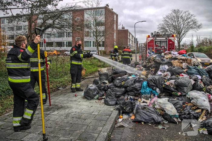 Brand in vuilniswagen snel geblust