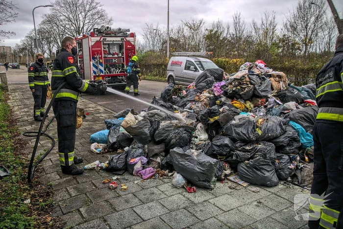 Brand in vuilniswagen snel geblust
