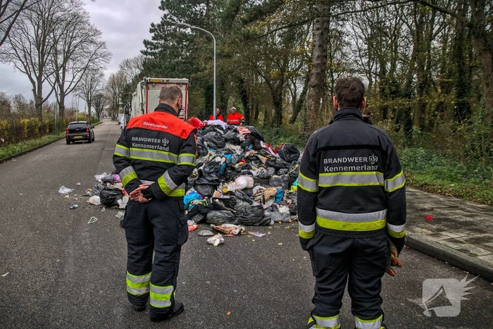 Brand in vuilniswagen snel geblust