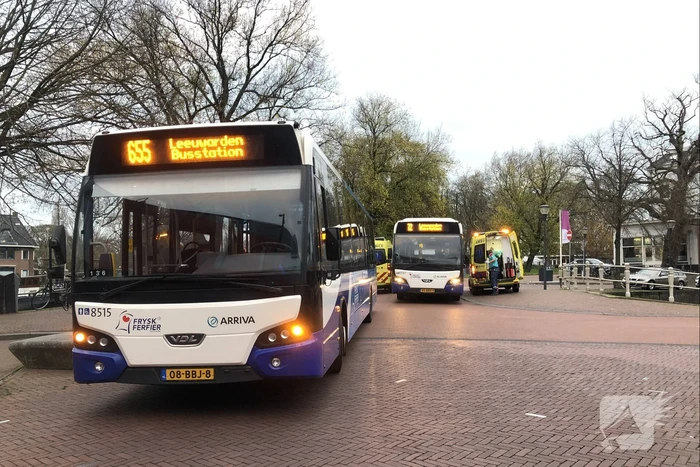 Twee gewonden bij verkeersongeval met stadsbus