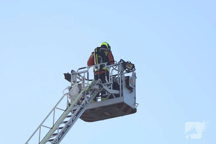 Brand in bedrijfsverzamelgebouw op Distripark Doelwijk