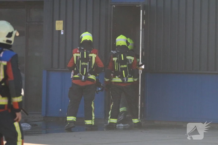 Brand in bedrijfsverzamelgebouw op Distripark Doelwijk