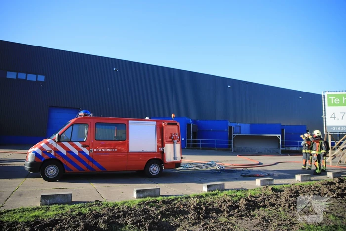 Brand in bedrijfsverzamelgebouw op Distripark Doelwijk